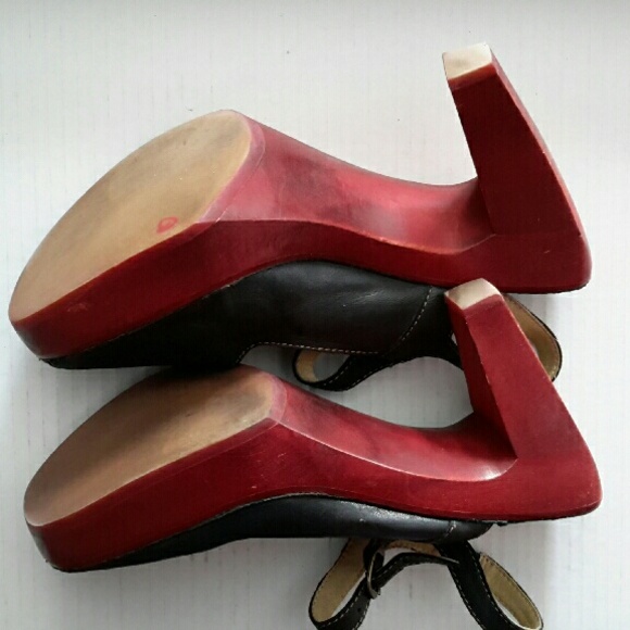 LATIGO SUNNYSIDE  BLACK LEATHER  HEEL SLINGBACKS - Picture 2 of 4